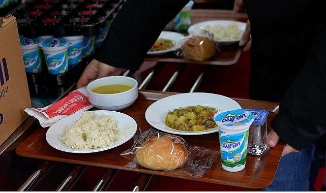 Burhaniye Belediyesi Kent Lokantası’nda dayanışma var- Haber Şafak