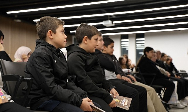 Çocuk kitap yazarları, “Çocuklarınızı prizden çekin” dedi ve ekledi;  “Teknoloji değil, hayal büyütür”- Haber Şafak
