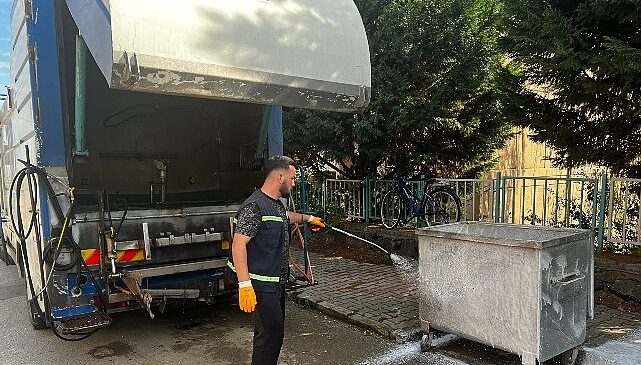 Gölcük’te çöp konteynerleri düzenli olarak temizleniyor- Haber Şafak