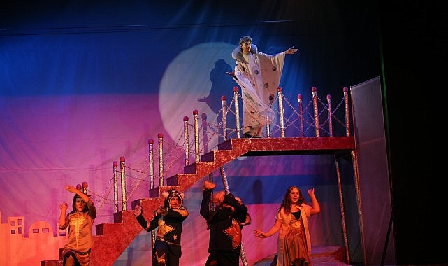 Karşıyaka Belediye Tiyatrosu 4 Ekim’de perde açıyor- Haber Şafak