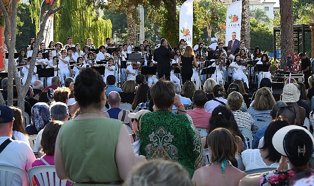 Kemer’de sokak hayvanları yararına üçüncü konser- Haber Şafak