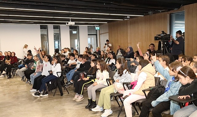 Kitap Fuarı, çocuk şarkılarıyla yankılandı- Haber Şafak