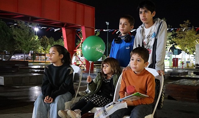 Kitap Fuarı’nda sinema keyfi sürüyor- Haber Şafak