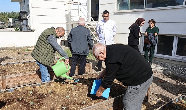 Nilüfer’de yaşlıların ellerinden toprağa can suyu- Haber Şafak