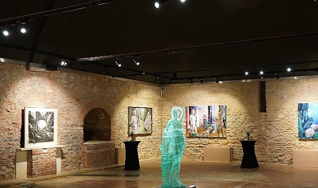 Sanat ve Zarafetin Buluşması: “Birbirine Karşılık Gelen İşaretler” Sergisi Lale Müzesi’nde Açıldı- Haber Şafak