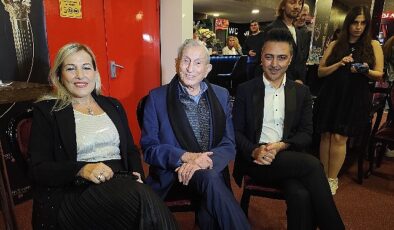Tiyatro Efsanesinden Rekor: Haldun Dormen 98 Yaşında Yönetmen Koltuğunda!- Haber Şafak