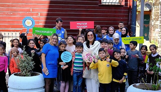Türkan Şoray TEGV’in 30. yılına anlam kattı: “Eğitim bir toplumun geleceğini aydınlatan en güçlü ışıktır”