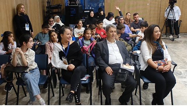 Yazar ikiz kardeşler Kocaeli Kitap Fuarı’na renk kattı;  “Kitap yazmak isteyenler çok okusun”- Haber Şafak