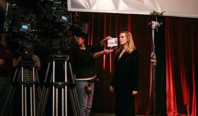 Demet Evgâr, Vodafone ile Şiddete Karşı Kırmızı Işık’ı Anlatıyor