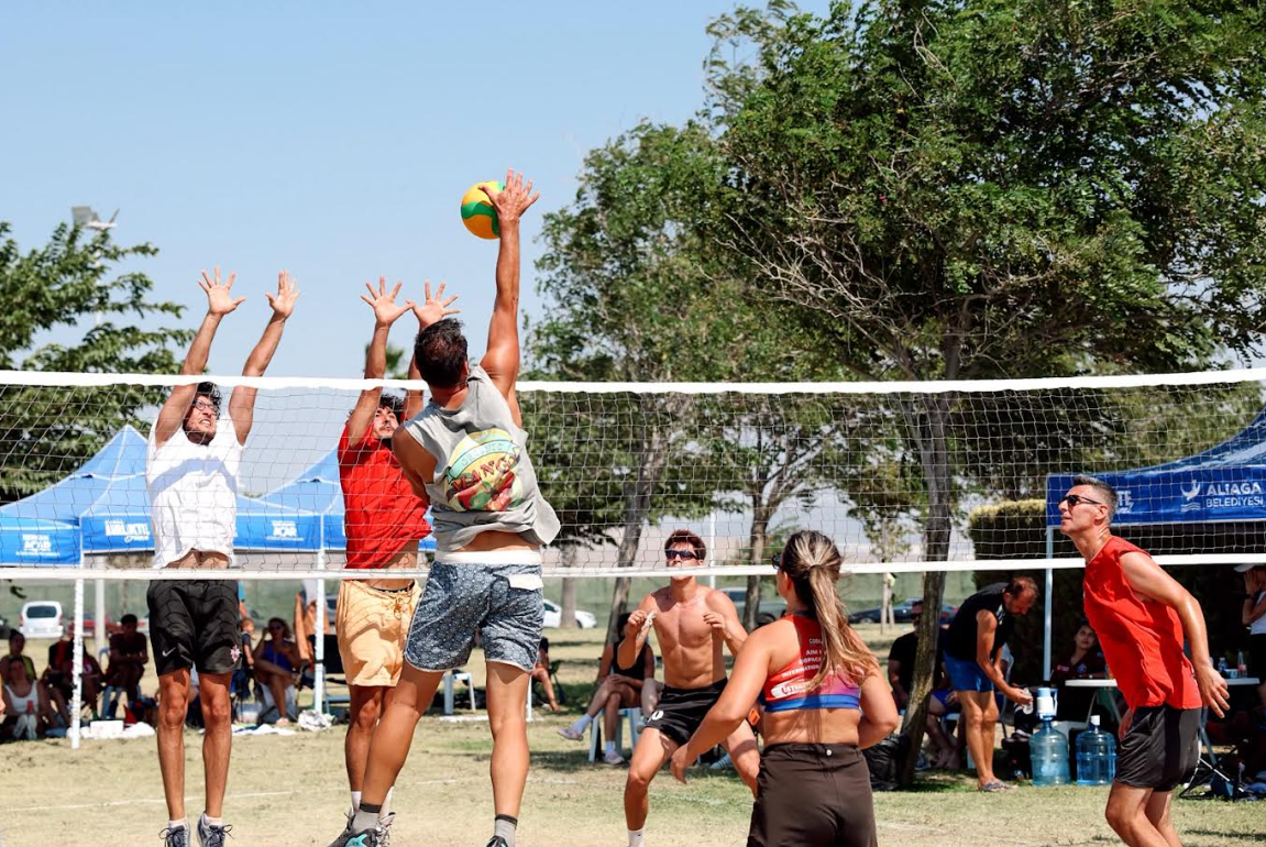 AIM HIGH Spor ve Etkinlik Festivali, ALBEST Ağapark’ta sporseverleri bir araya getirdi. Aliağa Belediyesi ve ALBEST’in destekleri ve iş birliğiyle gerçekleştirilen organizasyona, farklı yaş kategorilerinde toplam 250 sporcu katıldı.

