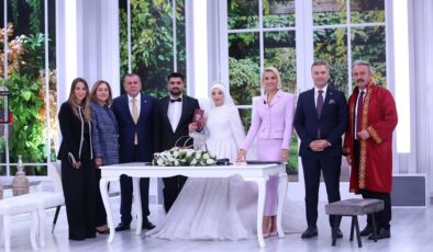 ESRA EROL’DA GENÇ ÇİFTE MUTLU YUVA: MİDYAT BELEDİYE BAŞKANI’NDAN CUMHURBAŞKANI ERDOĞAN’A TEŞEKKÜR