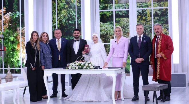 ESRA EROL’DA GENÇ ÇİFTE MUTLU YUVA: MİDYAT BELEDİYE BAŞKANI’NDAN CUMHURBAŞKANI ERDOĞAN’A TEŞEKKÜR